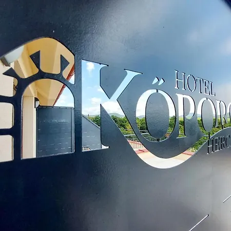 Koporos מלון